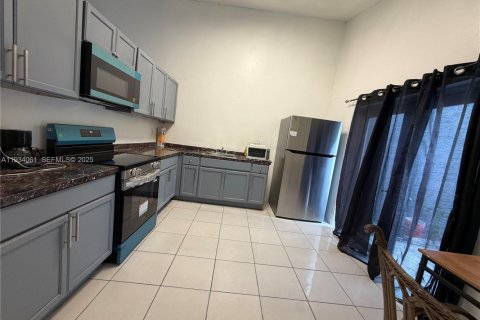 Adosado en alquiler en Miami Gardens, Florida, 4 dormitorios, 136.57 m2 № 1993148 - foto 4