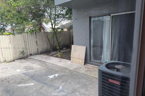 Adosado en alquiler en Miami Gardens, Florida, 4 dormitorios, 136.57 m2 № 1993148 - foto 11