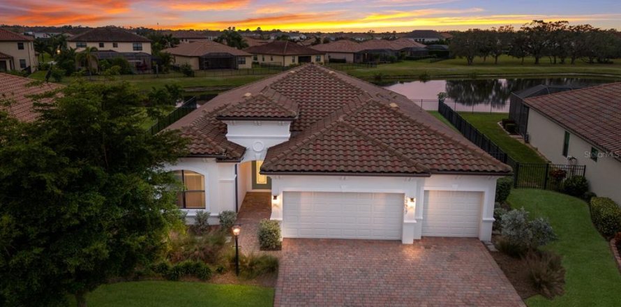 Villa ou maison à Lakewood Ranch, Floride 4 chambres, 210.7 m2 № 1565500