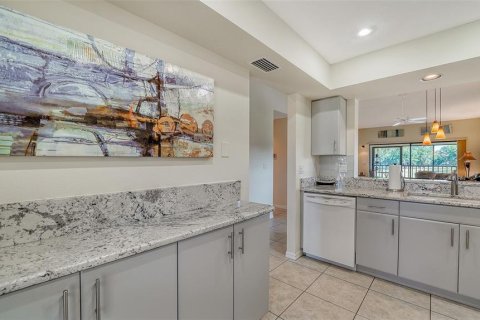 Condo in Sarasota, Florida, 2 bedrooms  № 1082160 - photo 17