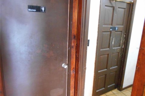 Immobilier commercial à louer à Tarpon Springs, Floride: 526.66 m2 № 1048925 - photo 13