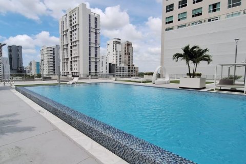 Купить кондоминиум в Майами, Флорида 2 спальни, 103.4м2, № 1985981 - фото 18