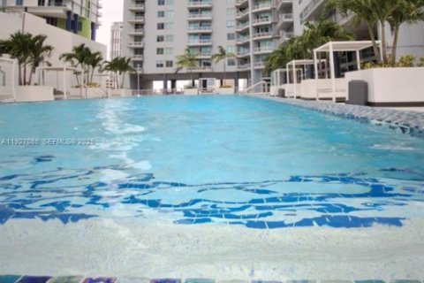 Купить кондоминиум в Майами, Флорида 2 спальни, 103.4м2, № 1985981 - фото 16