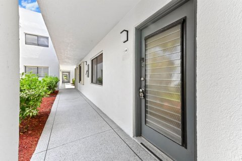 Купить кондоминиум в Делрей-Бич, Флорида 5 комнат, 70.61м2, № 2083015 - фото 3