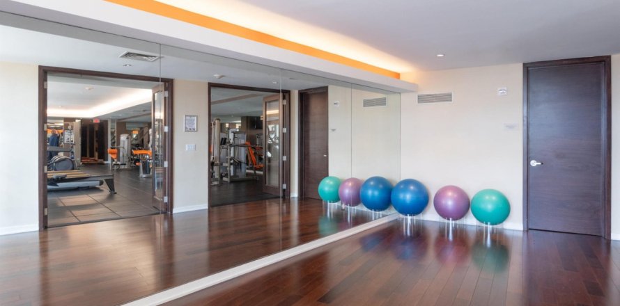 Condominio en West Palm Beach, Florida, 2 dormitorios № 1031905
