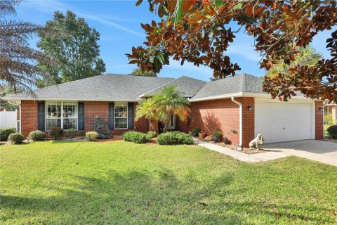 House in Palm Coast, Florida 4 bedrooms, 167.6 sq.m. № 1389206 - photo 1