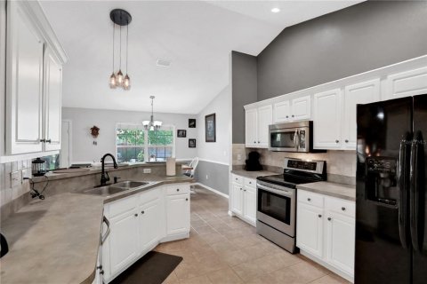 House in Palm Coast, Florida 4 bedrooms, 167.6 sq.m. № 1389206 - photo 8