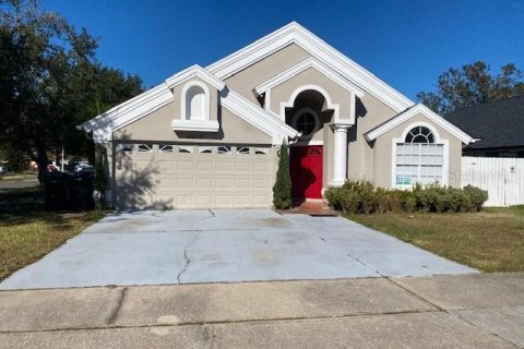 House in Orlando, Florida 4 bedrooms, 175.59 sq.m. № 1543121 - photo 2