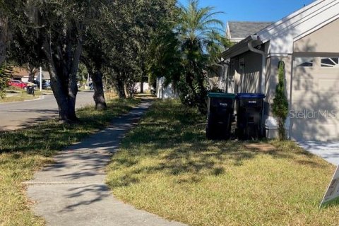 House in Orlando, Florida 4 bedrooms, 175.59 sq.m. № 1543121 - photo 4