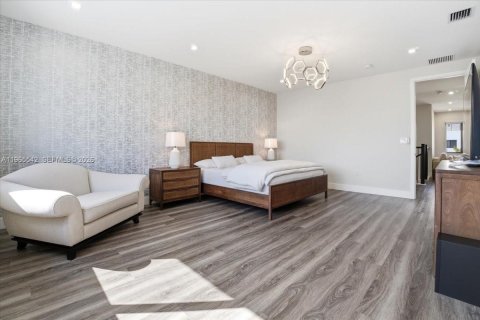 House in Doral, Florida 4 bedrooms, 319.21 sq.m. № 2081218 - photo 27