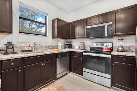 Купить таунхаус в Хомстед, Флорида 3 спальни, 130.81м2, № 1964595 - фото 8