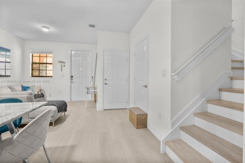 Купить таунхаус в Хомстед, Флорида 3 спальни, 130.81м2, № 1964595 - фото 4