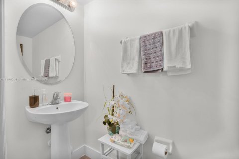 Купить таунхаус в Хомстед, Флорида 3 спальни, 130.81м2, № 1964595 - фото 10