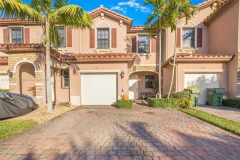 Купить таунхаус в Хомстед, Флорида 3 спальни, 130.81м2, № 1964595 - фото 1