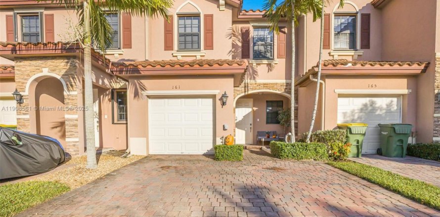 Таунхаус в Хомстед, Флорида 3 спальни, 130.81м2 № 1964595