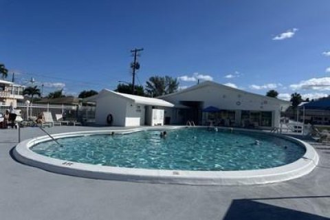 Copropriété à vendre à Hallandale Beach, Floride: 1 chambre, 58.06 m2 № 2083692 - photo 10