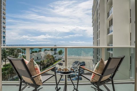 Снять в аренду кондоминиум в Холливуд, Флорида 1 спальня, 74.32м2, № 1934246 - фото 9