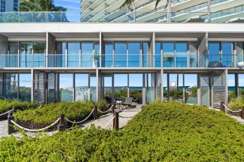 Condominio en venta en Sunny Isles Beach, Florida № 2012674 - foto 11