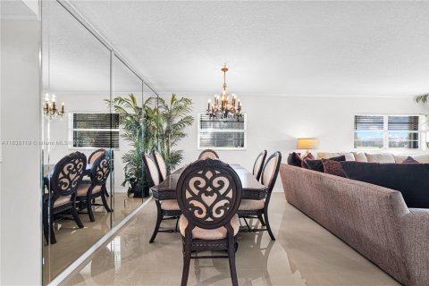 Copropriété à vendre à Pembroke Pines, Floride: 2 chambres, 140 m2 № 1823779 - photo 13