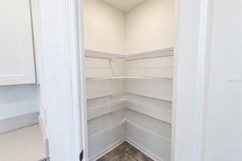 Купить виллу или дом в Хейнс-Сити, Флорида 5 комнат, 190.64м2, № 2431878 - фото 9