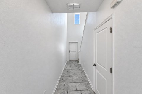 Купить виллу или дом в Хейнс-Сити, Флорида 5 комнат, 190.64м2, № 2431878 - фото 14