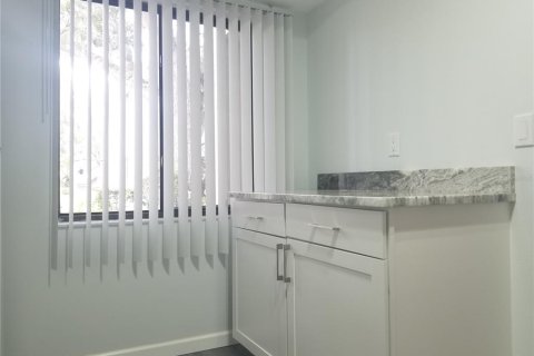 Copropriété à louer à Sarasota, Floride: 2 chambres, 91.32 m2 № 1637818 - photo 9