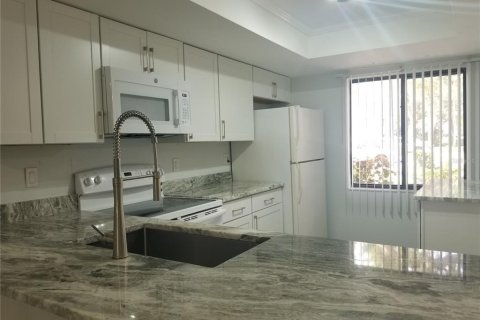 Copropriété à louer à Sarasota, Floride: 2 chambres, 91.32 m2 № 1637818 - photo 5