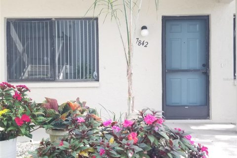 Copropriété à louer à Sarasota, Floride: 2 chambres, 91.32 m2 № 1637818 - photo 1