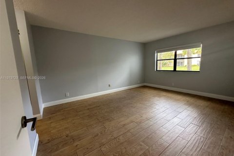 Снять в аренду кондоминиум в Уэстон, Флорида 2 спальни, 102.75м2, № 2046152 - фото 24