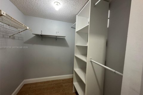 Снять в аренду кондоминиум в Уэстон, Флорида 2 спальни, 102.75м2, № 2046152 - фото 26