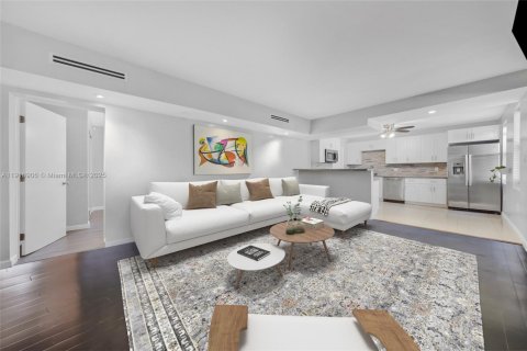 Villa ou maison à vendre à North Miami, Floride: 3 chambres, 103.03 m2 № 1974053 - photo 20