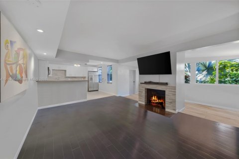 Villa ou maison à vendre à North Miami, Floride: 3 chambres, 103.03 m2 № 1974053 - photo 2