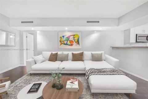 Villa ou maison à vendre à North Miami, Floride: 3 chambres, 103.03 m2 № 1974053 - photo 18