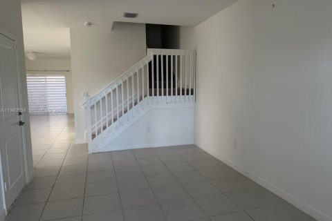 Touwnhouse à louer à Homestead, Floride: 3 chambres, 169.73 m2 № 1999358 - photo 3