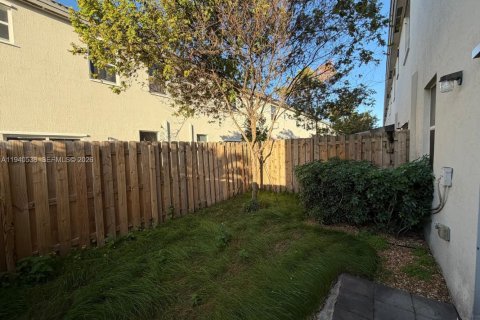 Touwnhouse à louer à Homestead, Floride: 3 chambres, 169.73 m2 № 1999358 - photo 25