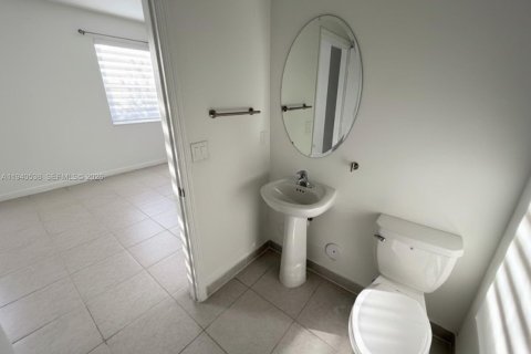 Touwnhouse à louer à Homestead, Floride: 3 chambres, 169.73 m2 № 1999358 - photo 22