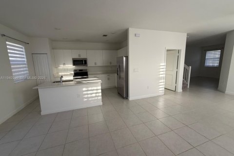 Touwnhouse à louer à Homestead, Floride: 3 chambres, 169.73 m2 № 1999358 - photo 9