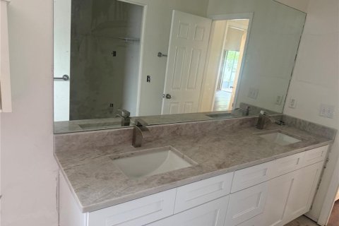 Casa en venta en Tampa, Florida, 3 dormitorios, 132.2 m2 № 2236073 - foto 13