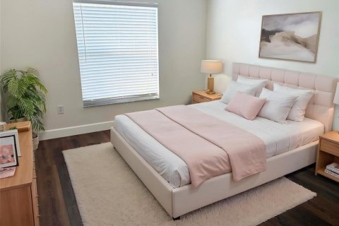 Casa en venta en Tampa, Florida, 3 dormitorios, 132.2 m2 № 2236073 - foto 5