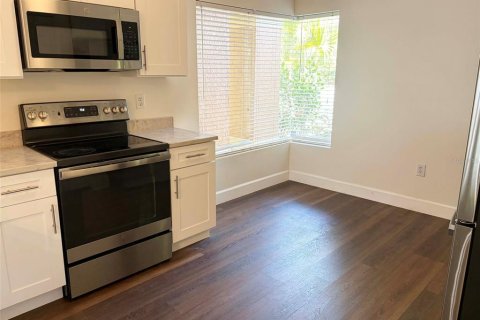 Casa en venta en Tampa, Florida, 3 dormitorios, 132.2 m2 № 2236073 - foto 17