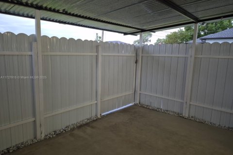 Casa en venta en Cape Coral, Florida, 3 dormitorios, 106.65 m2 № 2080248 - foto 10