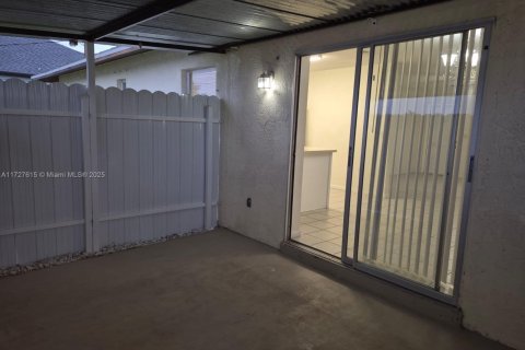 Casa en venta en Cape Coral, Florida, 3 dormitorios, 106.65 m2 № 2080248 - foto 11