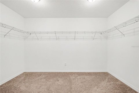 House in Tampa, Florida 5 bedrooms, 353.03 sq.m. № 2418833 - photo 18