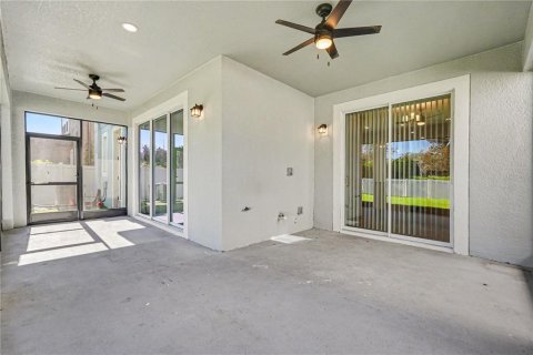 House in Tampa, Florida 5 bedrooms, 353.03 sq.m. № 2418833 - photo 19