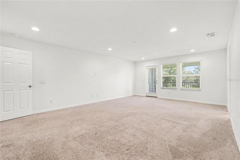 House in Tampa, Florida 5 bedrooms, 353.03 sq.m. № 2418833 - photo 16
