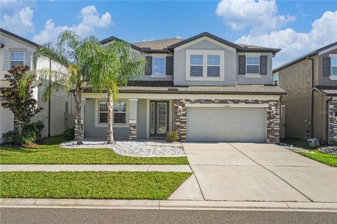House in Tampa, Florida 5 bedrooms, 353.03 sq.m. № 2418833