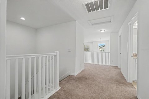 House in Tampa, Florida 5 bedrooms, 353.03 sq.m. № 2418833 - photo 12