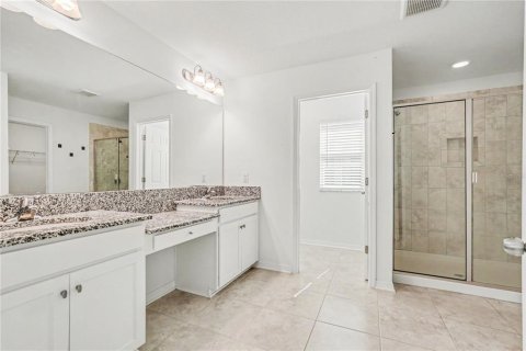 House in Tampa, Florida 5 bedrooms, 353.03 sq.m. № 2418833 - photo 17