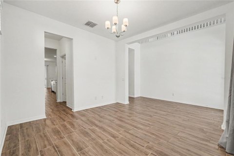 House in Tampa, Florida 5 bedrooms, 353.03 sq.m. № 2418833 - photo 22
