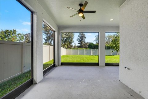 House in Tampa, Florida 5 bedrooms, 353.03 sq.m. № 2418833 - photo 10